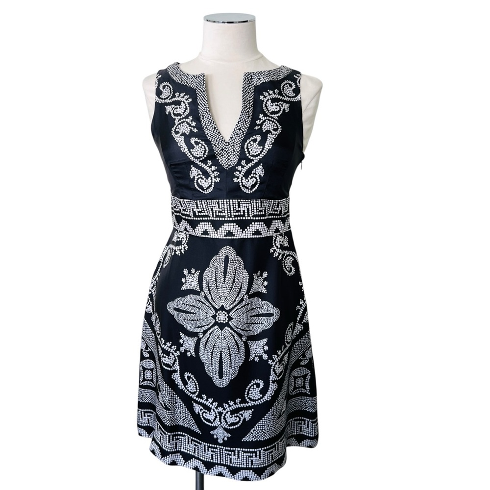 White House BLACK MARKET Silk Print A-Line Dress Sleeveless Black White Sz 4